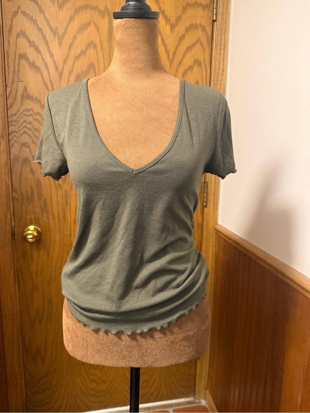 Forever 21 Olive Green V-Neck Short Sleeve Tee
